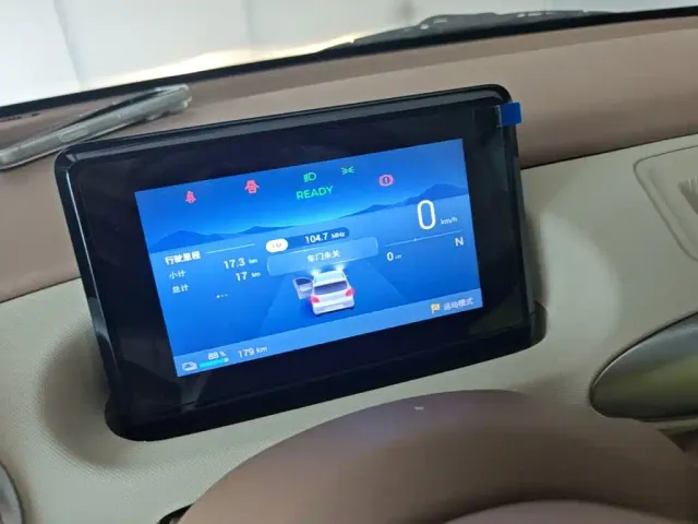 Wuling Hongguang Mini EV — Фото автомобиля 11