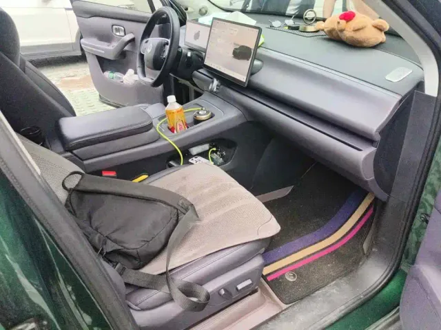 Leapmotor C10 — Фото автомобиля 12