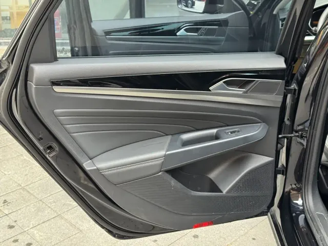 Volkswagen Passat — Фото автомобиля 14