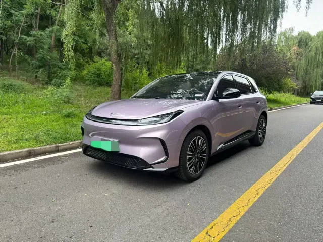 Arcfox T1 — Фото автомобиля 3