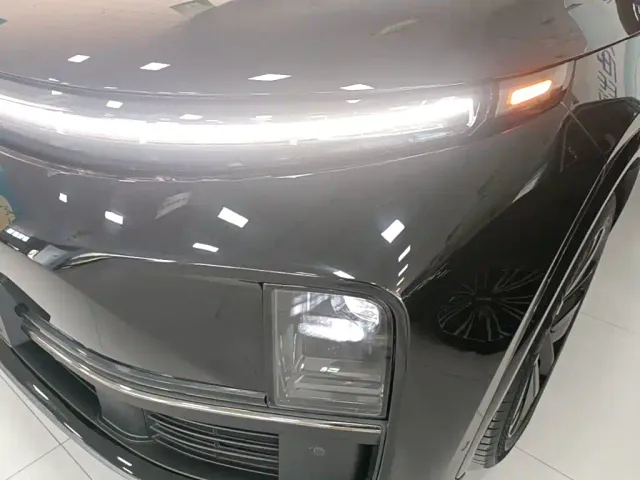 Li Auto L7 — Фото автомобиля 23