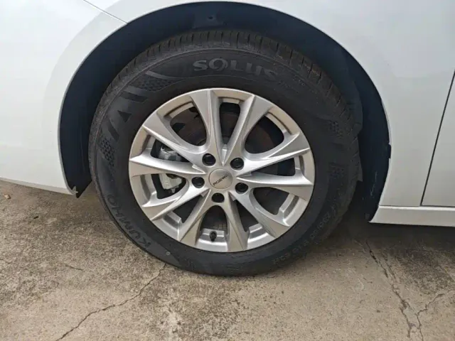 Roewe i5 — Фото автомобиля 22