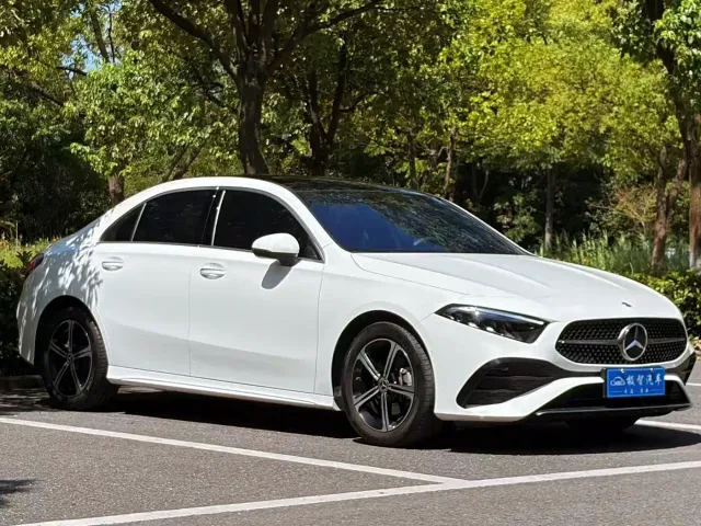 Mercedes-Benz A-Class — Фото автомобиля 3