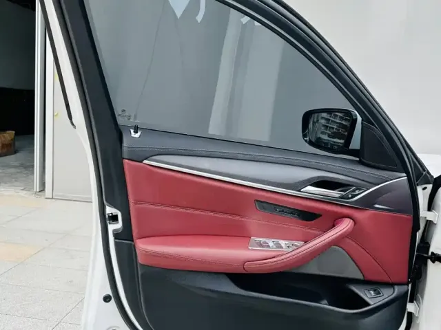BMW BMW 5 Series 2022 Model Second Facelift 530Li Leading M Sport Package — Фото автомобиля 20