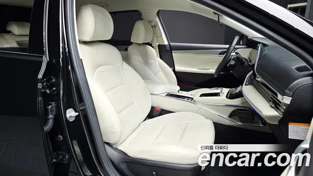Hyundai Grandeur (New) Hybrid — Фото автомобиля 16
