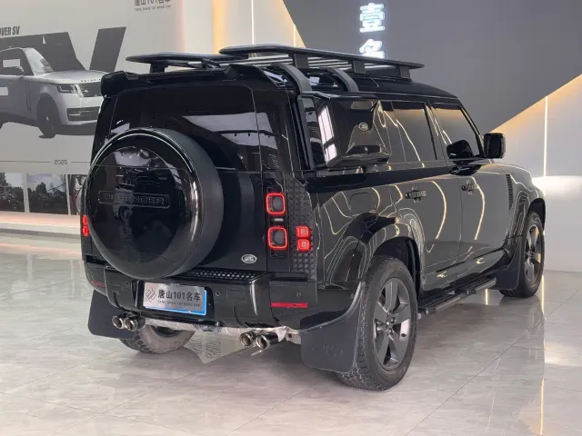 Land Rover Defender — Фото автомобиля 9