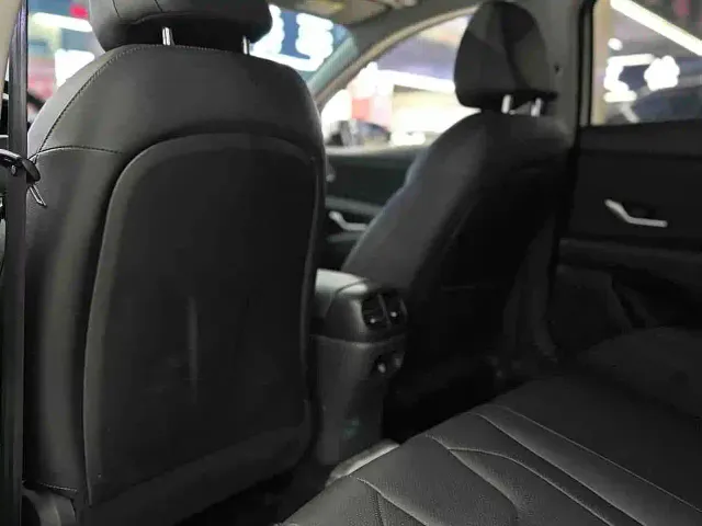 Hyundai Elantra — Фото автомобиля 3