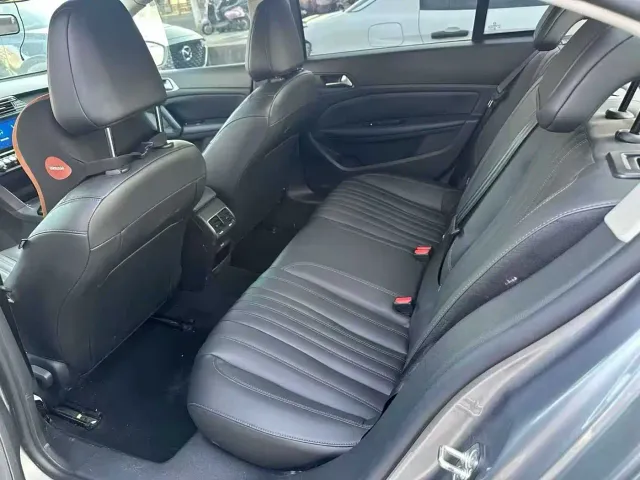 Peugeot 408 — Фото автомобиля 9