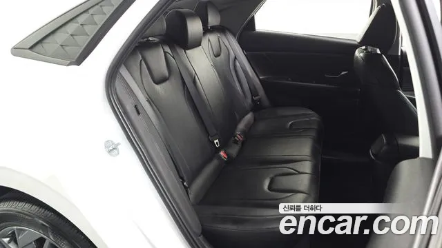 Hyundai Avante CN7 — Фото автомобиля 12