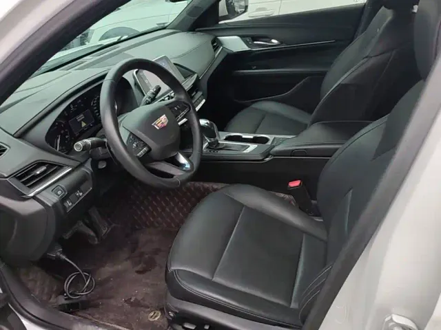 Cadillac CT4 — Фото автомобиля 10