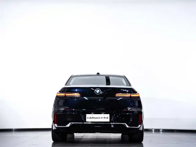 BMW 7 Series — Фото автомобиля 7