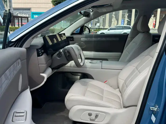 IM Motors LS6 — Фото автомобиля 9
