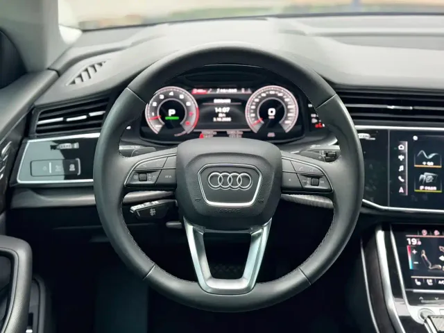 Audi Q8 — Фото автомобиля 3