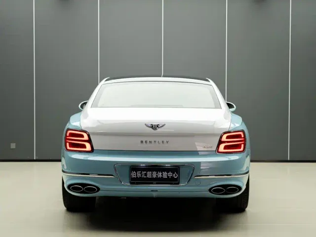 Bentley Flying Spur — Фото автомобиля 6