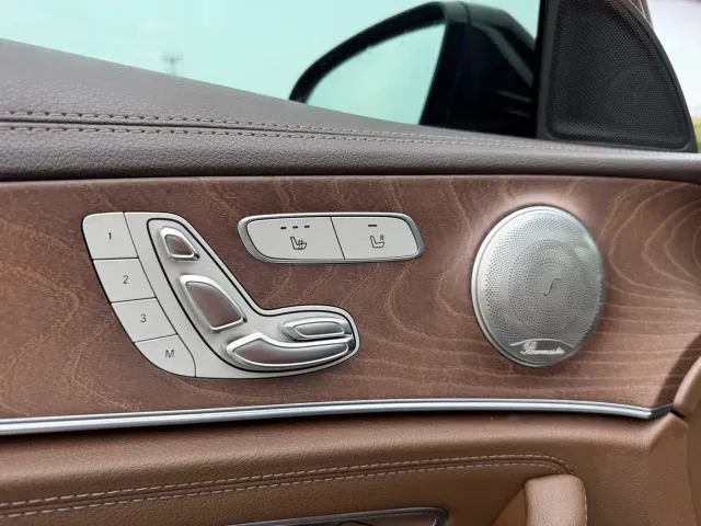 Mercedes-Benz E-Class — Фото автомобиля 15
