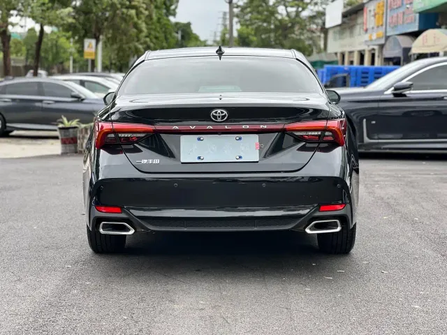 Toyota Avalon — Фото автомобиля 8
