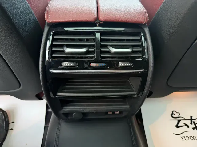 BMW 5 Series — Фото автомобиля 12