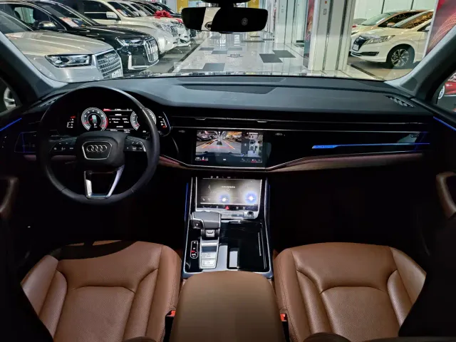 Audi Q7 — Фото автомобиля 15