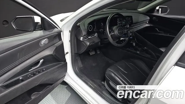 Hyundai Avante CN7 — Фото автомобиля 10