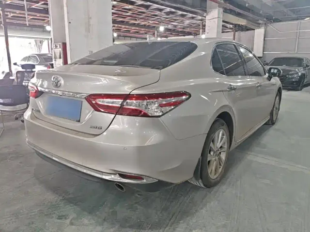 Toyota Camry — Фото автомобиля 6