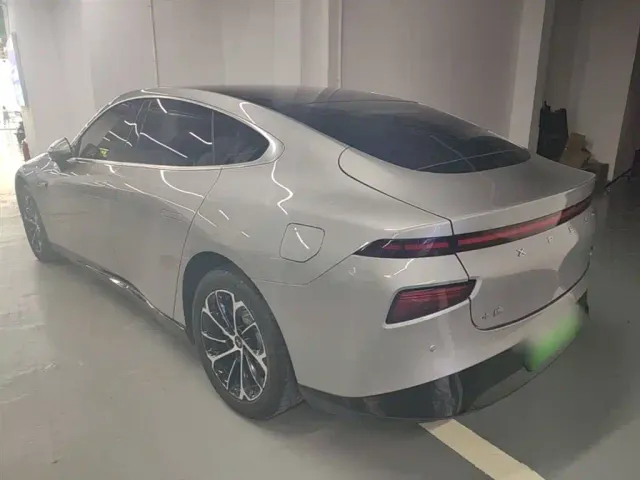 Xpeng P7 — Фото автомобиля 4
