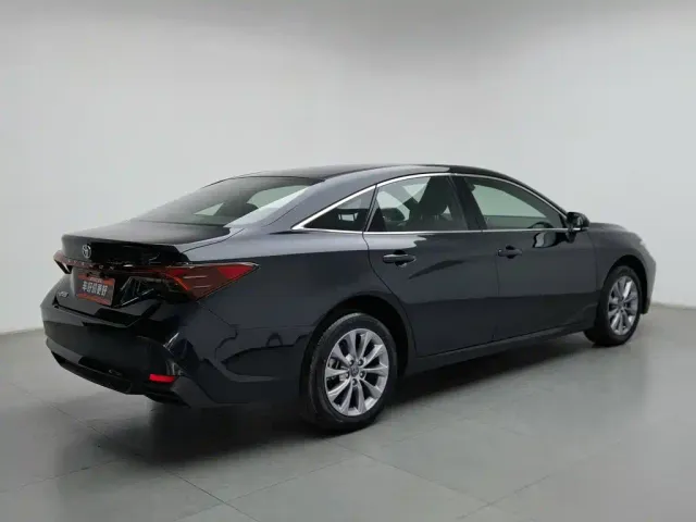 Toyota Avalon — Фото автомобиля 2