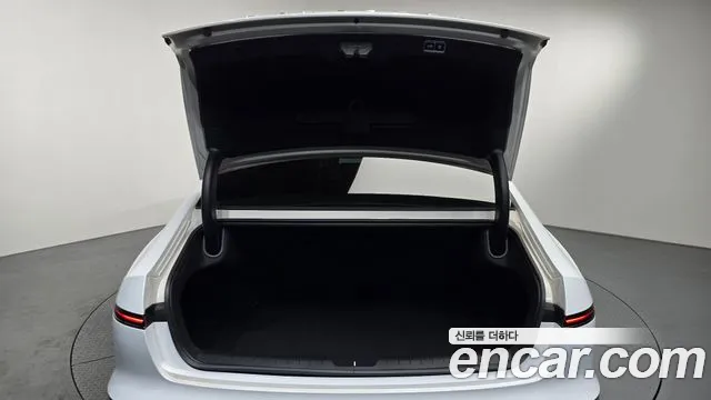 Hyundai Grandeur Grandeur (GN7) 2.5 Бензин 2WD — Фото автомобиля 16