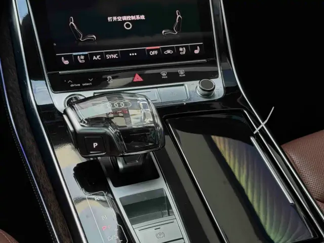 Audi Q7 — Фото автомобиля 12