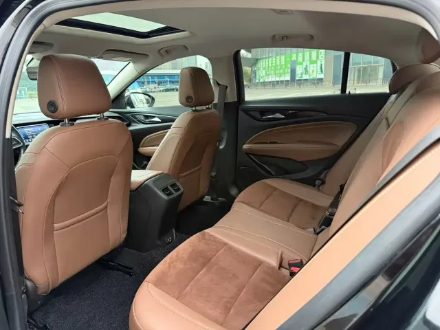 Buick Regal — Фото автомобиля 8