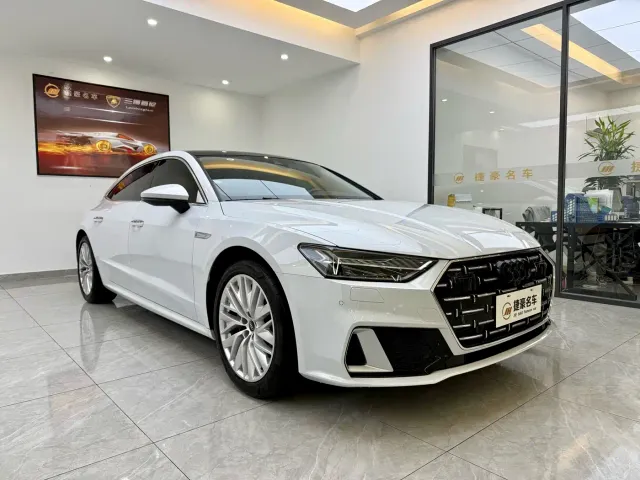 Audi A7L — Фото автомобиля 2