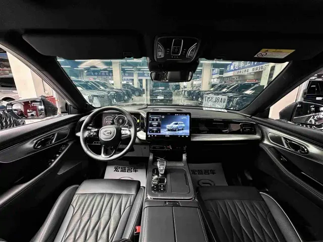 GAC Trumpchi GS8 — Фото автомобиля 9