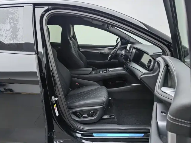 BYD Sealion 07 EV — Фото автомобиля 23