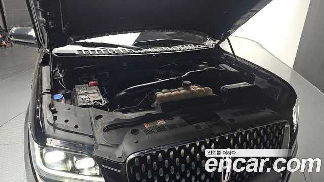 Lincoln Navigator 4th Gen — Фото автомобиля 9