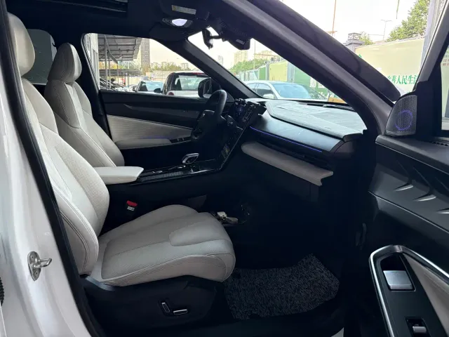 Geely Boyue — Фото автомобиля 7