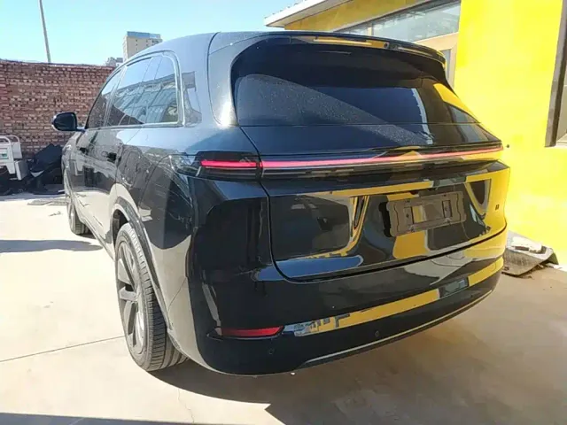 Li Auto L7 — Фото автомобиля 4