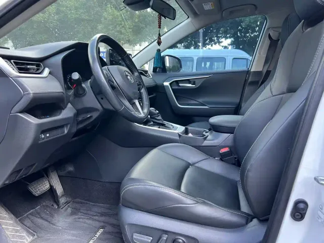 Toyota Wildlander — Фото автомобиля 4