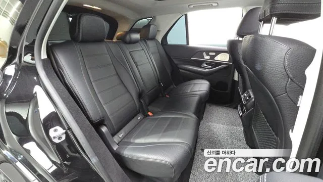 Mercedes-Benz GLE-Class — Фото автомобиля 12
