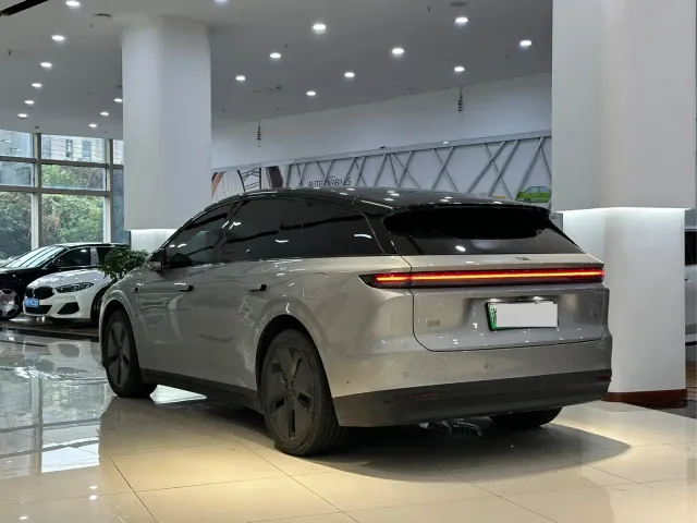 Li Auto i6 — Фото автомобиля 11