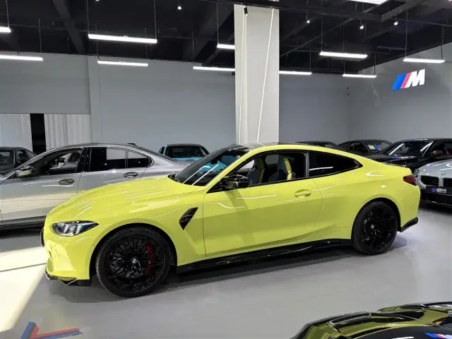 BMW M4 — Фото автомобиля 3
