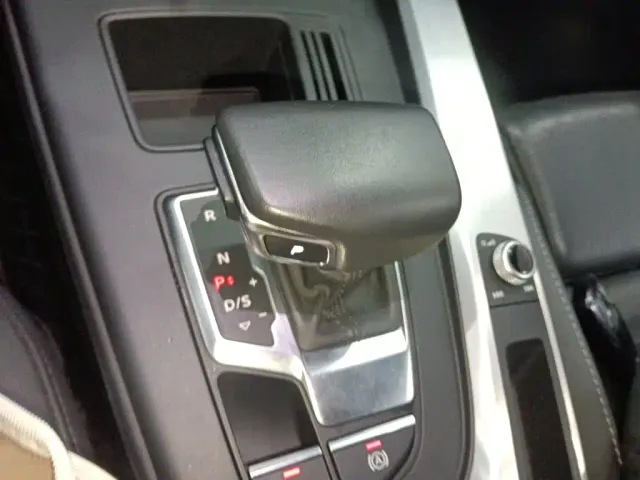 Audi A4L — Фото автомобиля 9