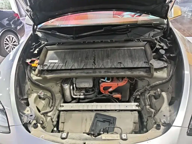 Tesla Model Y — Фото автомобиля 19
