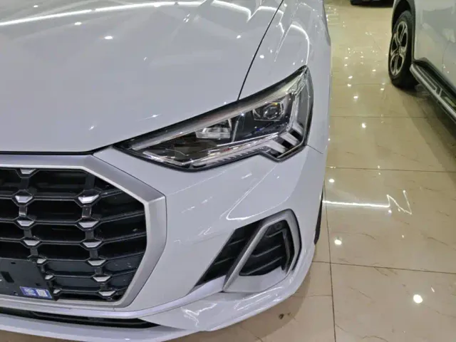 Audi Q3 — Фото автомобиля 23
