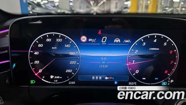 Mercedes-Benz E-Class — Фото автомобиля 8