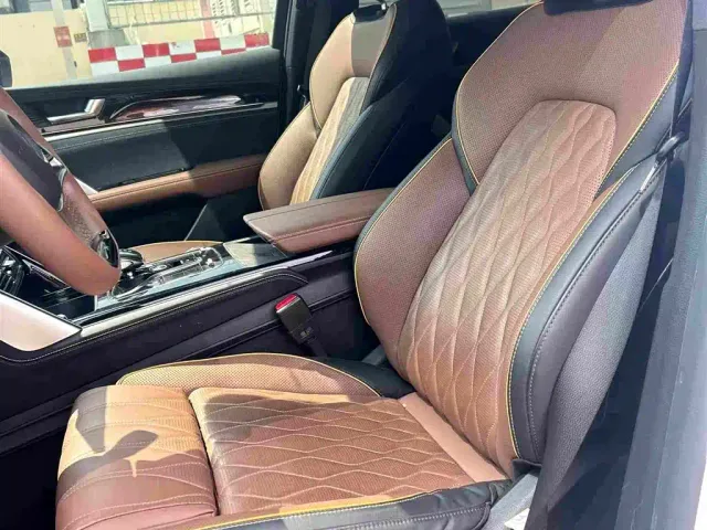 BYD Tang — Фото автомобиля 5