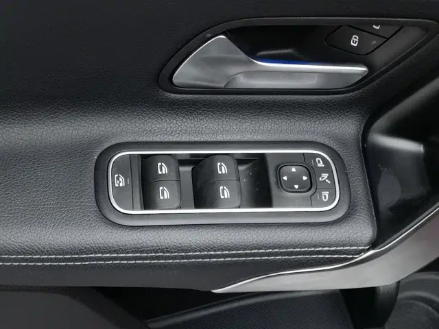 Mercedes-Benz A-Class — Фото автомобиля 9