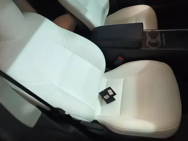 Tesla Model Y — Фото автомобиля 24