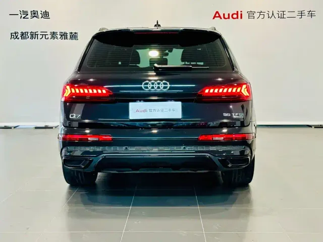 Audi Q7 — Фото автомобиля 5