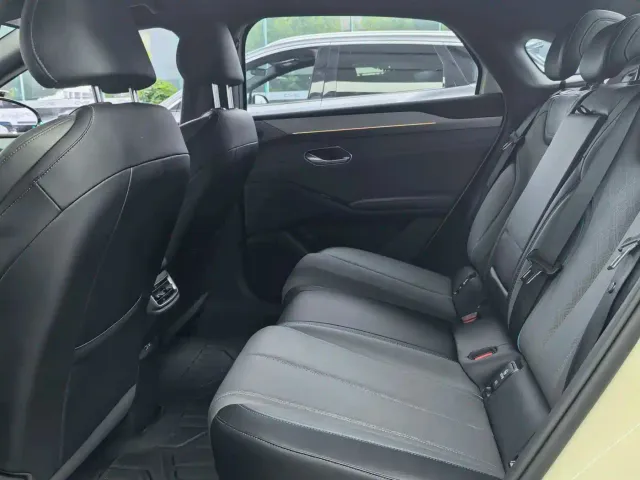 BYD Qin L — Фото автомобиля 10