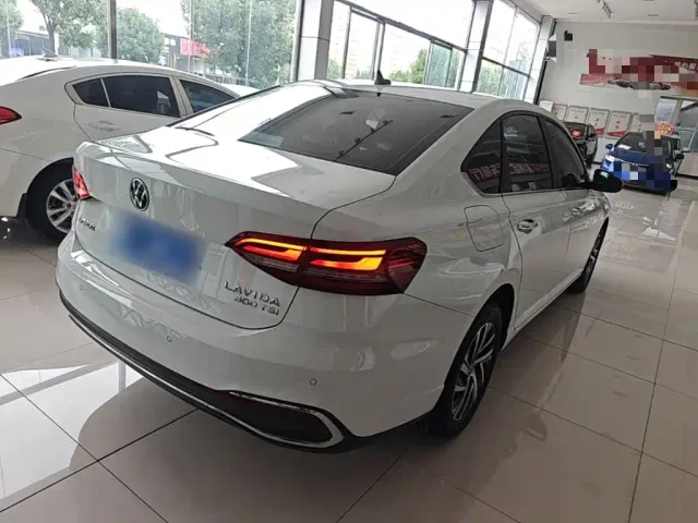 Volkswagen Lavida — Фото автомобиля 6