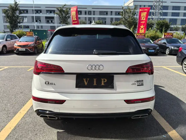 Audi Q5L — Фото автомобиля 4